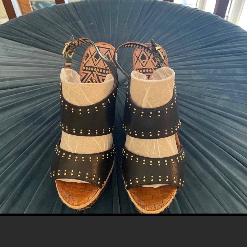 Jessica Simpson size 10 wedges
